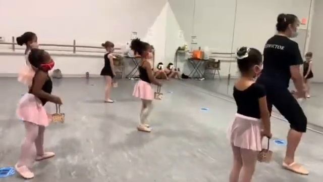 Rhythms Pre-Ballet Dance Class смотреть онлайн