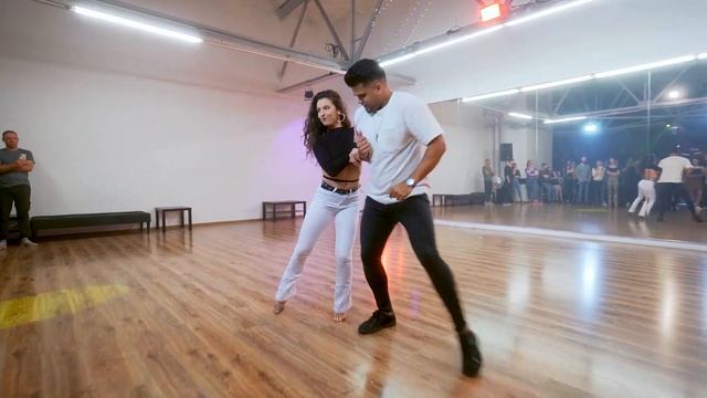 ENTRE LOS DOS - KARLOS ROSE / ANTONI Y BELEN / Bachata Fever Lithuania смотреть онлайн