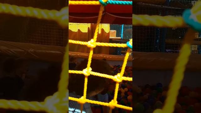 Бассейн с шариками Сочи парк Ривьера