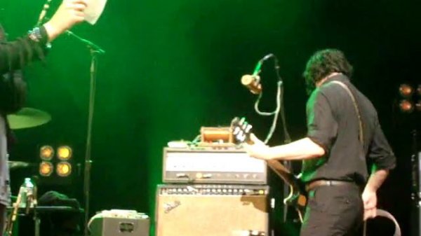 The Raconteurs- Steady As She Goes(w/ Alison Mosshart)