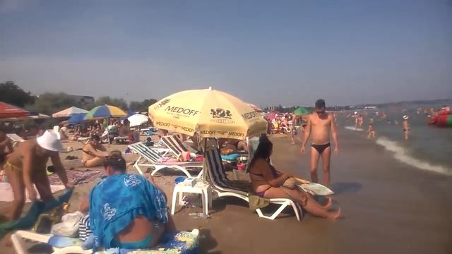 В Одессе пляжи забиты туристами, передаем привет в Крыму смотреть онлайн