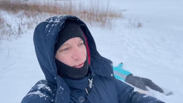 Выезд на природу всей семьей в Рождество. Жарим блинчики. смотреть онлайн