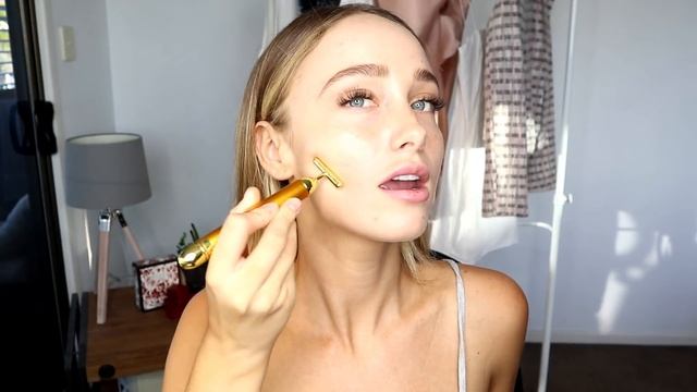 Trying The 24K Gold Beauty Bar for the first time | EVOLOU смотреть онлайн