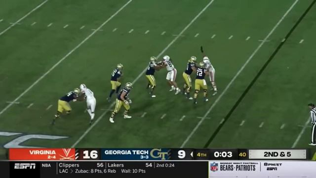 Georgia Tech's Zach Gibson runs out of bounds to end the game against Virginia down by 7. смотреть онлайн