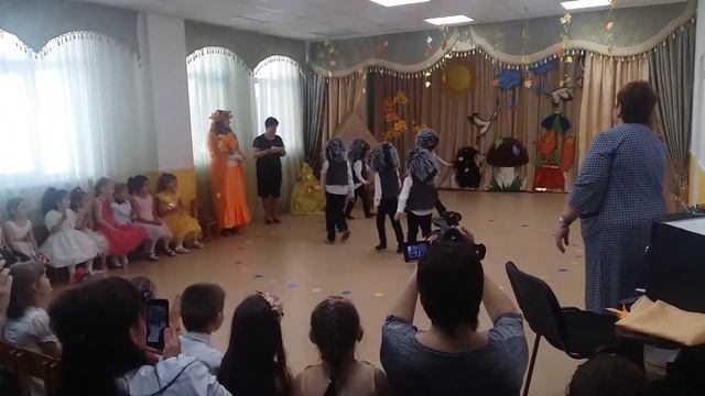 Танец ёжиков. смотреть онлайн