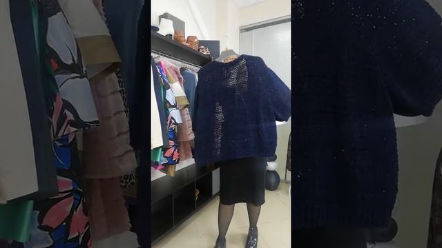 Видеообзор одежды размеров 50,52,L,XL | Outlet level смотреть онлайн