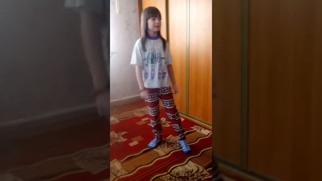 Я пою песню мне не смешно в клубе тёмно смотреть онлайн