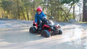 Тёма и ПАПА катаются по лужам и застревают в грязи