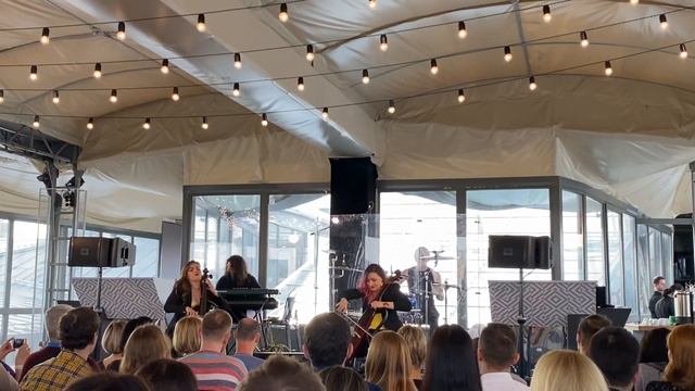 Show must go on на виолончелях Roof events 2022 смотреть онлайн