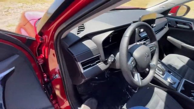 All-New 2022 Mitsubishi Outlander in Red Diamond with Black Interior смотреть онлайн