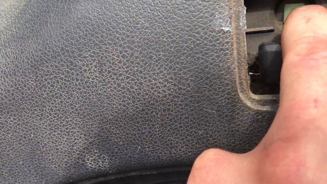 Ford Transit Connect Mk1 - Removing The Door card - Needed to replace window смотреть онлайн