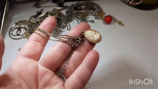 Бижутерный лом с барахолки. Часть 2. Кольца и цепочки с подвесками смотреть онлайн