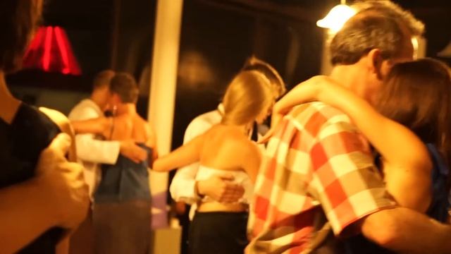 Tango V2 смотреть онлайн