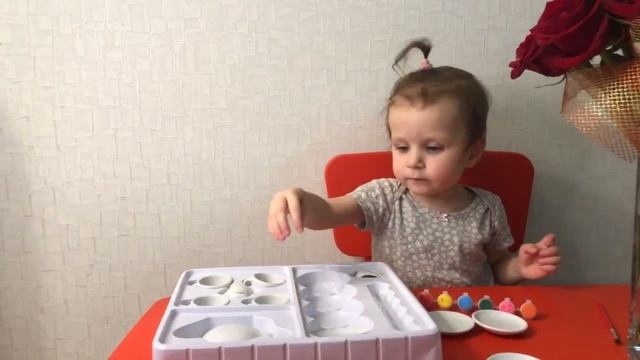 СОФИ И ВИННИ ПУХ РАСПАКОВЫВАЮТ ЧАЙНЫЙ СЕРВИЗ // SOFI AND WINNIE THE POOH UNPACK A TEA SET смотреть онлайн
