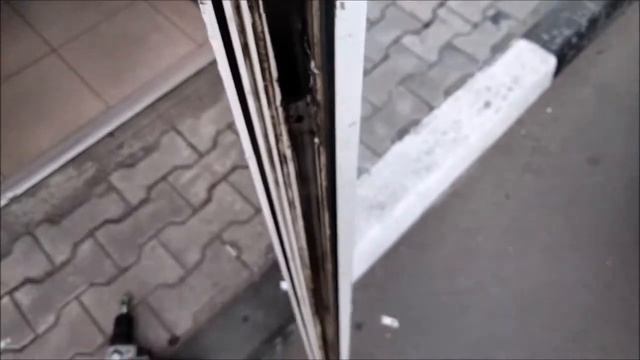 Как открыть дверь, если заклинил замок смотреть онлайн