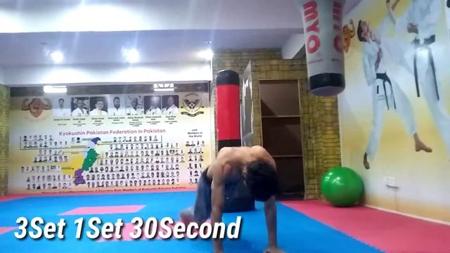 Abs Routine - Intermediate level / Faizi Fitness смотреть онлайн