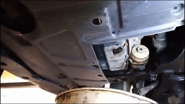 Toyota Prius 3 Wymiana Oleju w Silniku смотреть онлайн
