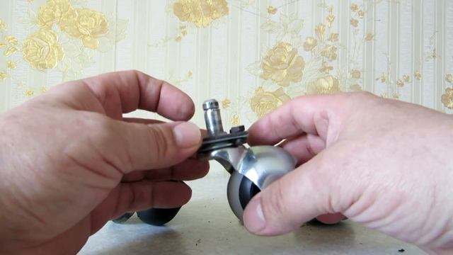 Стул компьютерный.Замена колеса.Ремонт-новая идея-Computer chair Wheel Replacement Repair-new idea смотреть онлайн