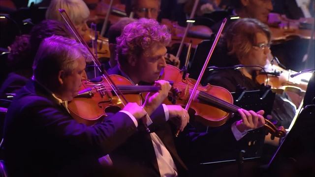 جوليا بطرس - الحق سلاحي/ لايف في بلاتيا | Julia Boutros - Al Haq Silahi Platea 2014 смотреть онлайн