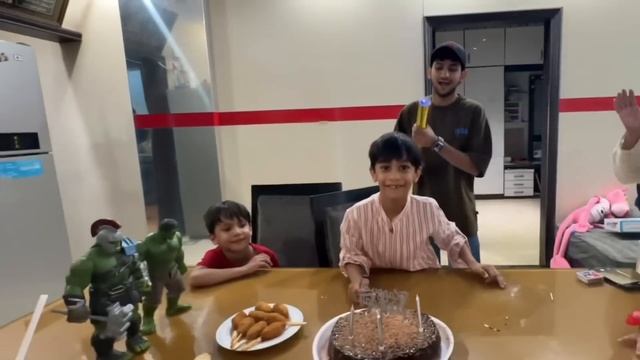 Birthday gift dekh kar pagal hogaya? | sushi nhi khilai ☹️ смотреть онлайн