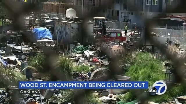 Oakland begins to shut down of Wood Street homeless encampment смотреть онлайн