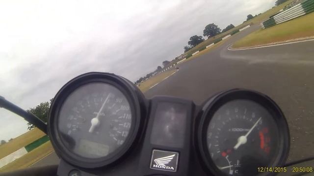Ben Roberts on this Honda CBF 500 at Donington Race track amazing son смотреть онлайн