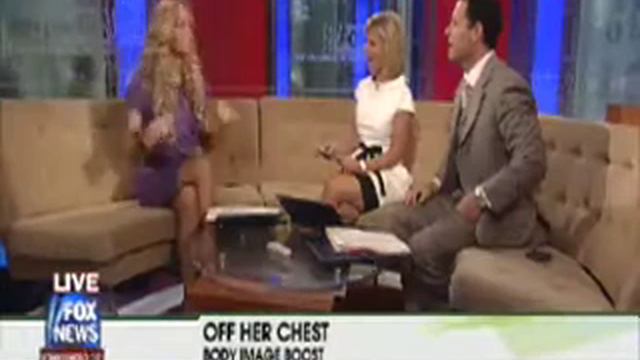 Denise Richards Talks 'Fun Bags' смотреть онлайн