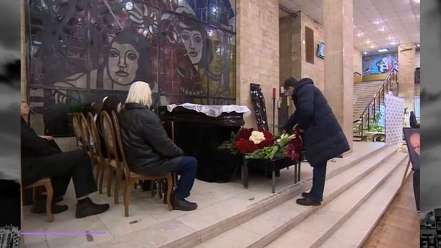 Скрыли от общественности! На похоронах Марка Рудинштейна случился конфуз смотреть онлайн