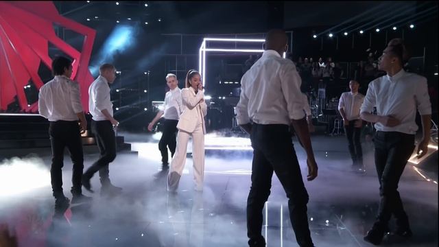 Ariana Grande & Christina Aguilera - Into You, Dangerous Woman (Live On The Voice Finale) 4K