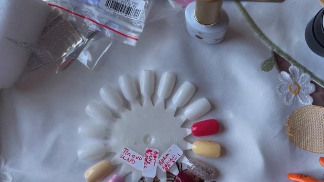 Маникюрная распаковочка : универсальная кошечка, трафареты, пластины и так, по мелочам смотреть онлайн