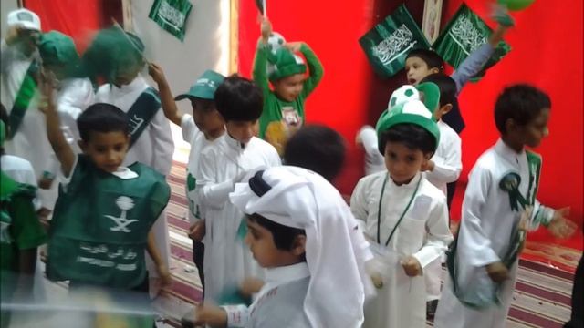 احتفال اليوم الوطني 1433 برياض الاطفال بالقاعدة 522