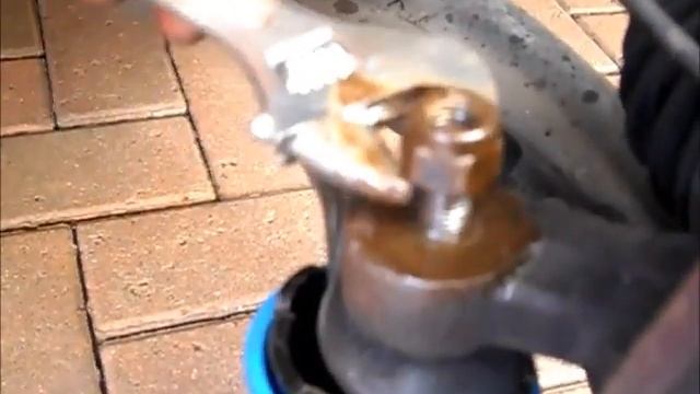 How to replace outer track / tie rod ends on a Renault Modus смотреть онлайн