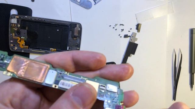 Motorola Droid Turbo 2 Moto X Force - разборка, не заряжается, не вкл / disassembly, not charging смотреть онлайн