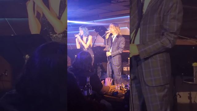 Luke Spiller The Struts, Joy Downer, & Mike Garson - "Starman" by David Bowie смотреть онлайн