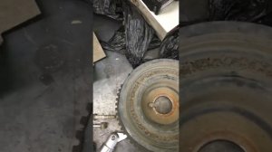 Почему срезает шпонку шкива на шестерне коленчатого вала? Ваз.