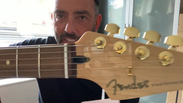 Fender Player FSR Strat with Custom Shop Fat 50’s pickups - unboxing Stevie Ray Vaughan (ish) model смотреть онлайн