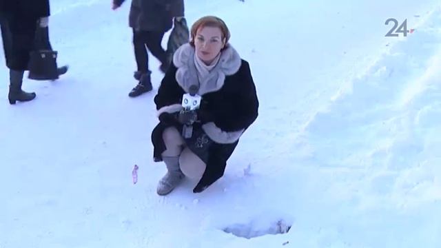 В Нижнекамске собаководы обнаружили открытый канализационный люк смотреть онлайн