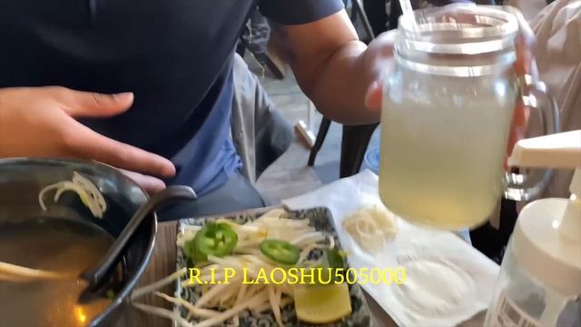 Chinese speaking Black man catches Asian nail salon workers gossiping about him, He responds смотреть онлайн
