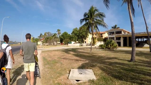 Прогулка от Sun Beach Hotel до La Casa de AL, разговоры о Кубе. Варадеро. Varadero, Cuba. смотреть онлайн