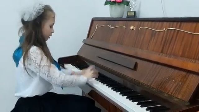 Козовская Кира 8 лет. К.Лоншшамп-Друшкевичова "Полька" смотреть онлайн