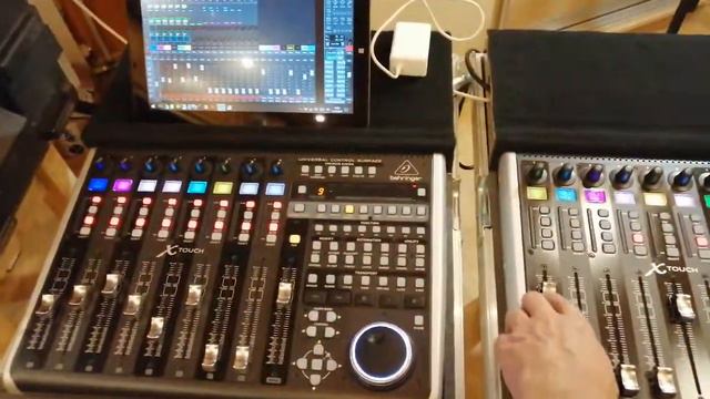 Behringer X-Touch - Работа на двух контроллерах смотреть онлайн