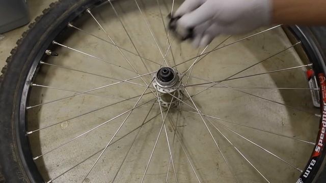 How to install Shimano Center lock to 6 bolt rotor adapter! смотреть онлайн