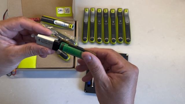 Philips Oneblade - Disassembly Battery Replacement смотреть онлайн