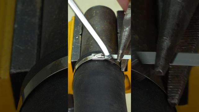 Хитрость по затяжке стального хомута смотреть онлайн