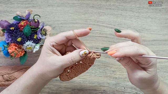 Красивый квадратный мотив крючком//Вязаные лялюшки смотреть онлайн