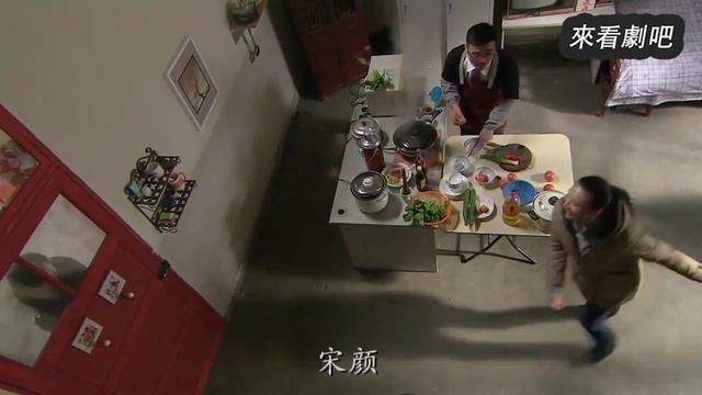 小三嫌丈夫窮轉身傍富豪，哪料富豪瘋狂追求妻子，小三嫉妒的臉都綠了！ смотреть онлайн