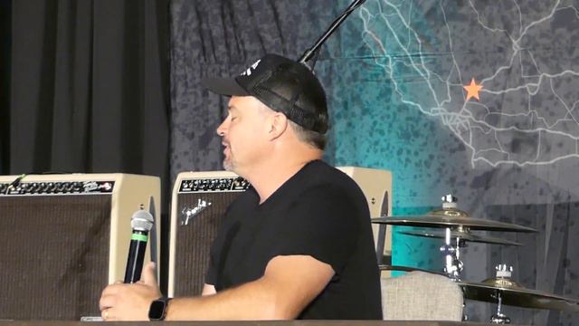 Tom Welling Smallville Creation Tour 2023 Minneapolis смотреть онлайн