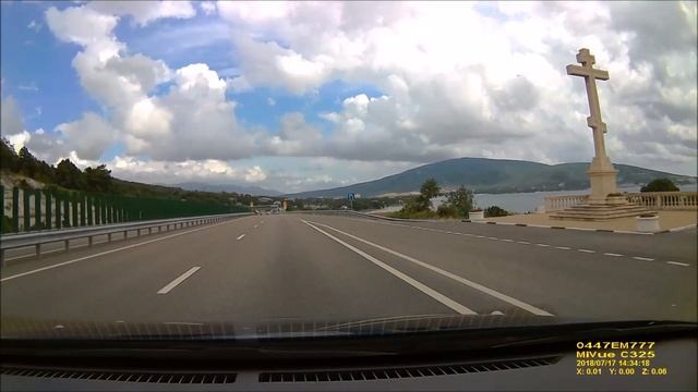 На машине на Черное море. Новороссийск-Геленджик. Серпантин. Пробка.17.07.2018г. смотреть онлайн