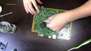 Полный разбор и замена термопасты на PS3 Super Slim