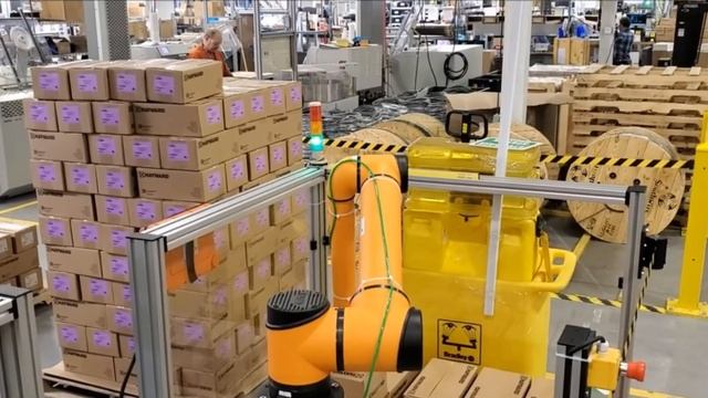 Паллетирование коробок роботом AUBO смотреть онлайн